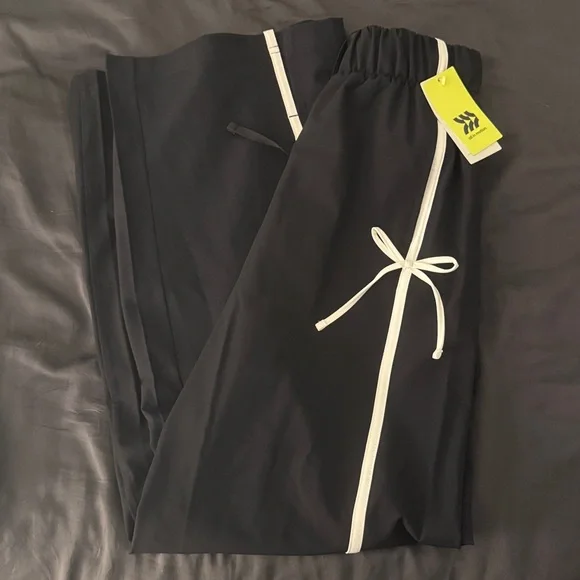 High-Rise Bow Track Pants - Picture 5 of 5